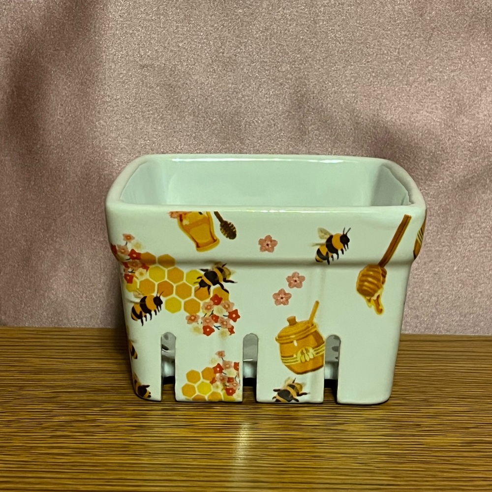 Fairyloot The Honey Witch Berry Crate NIB